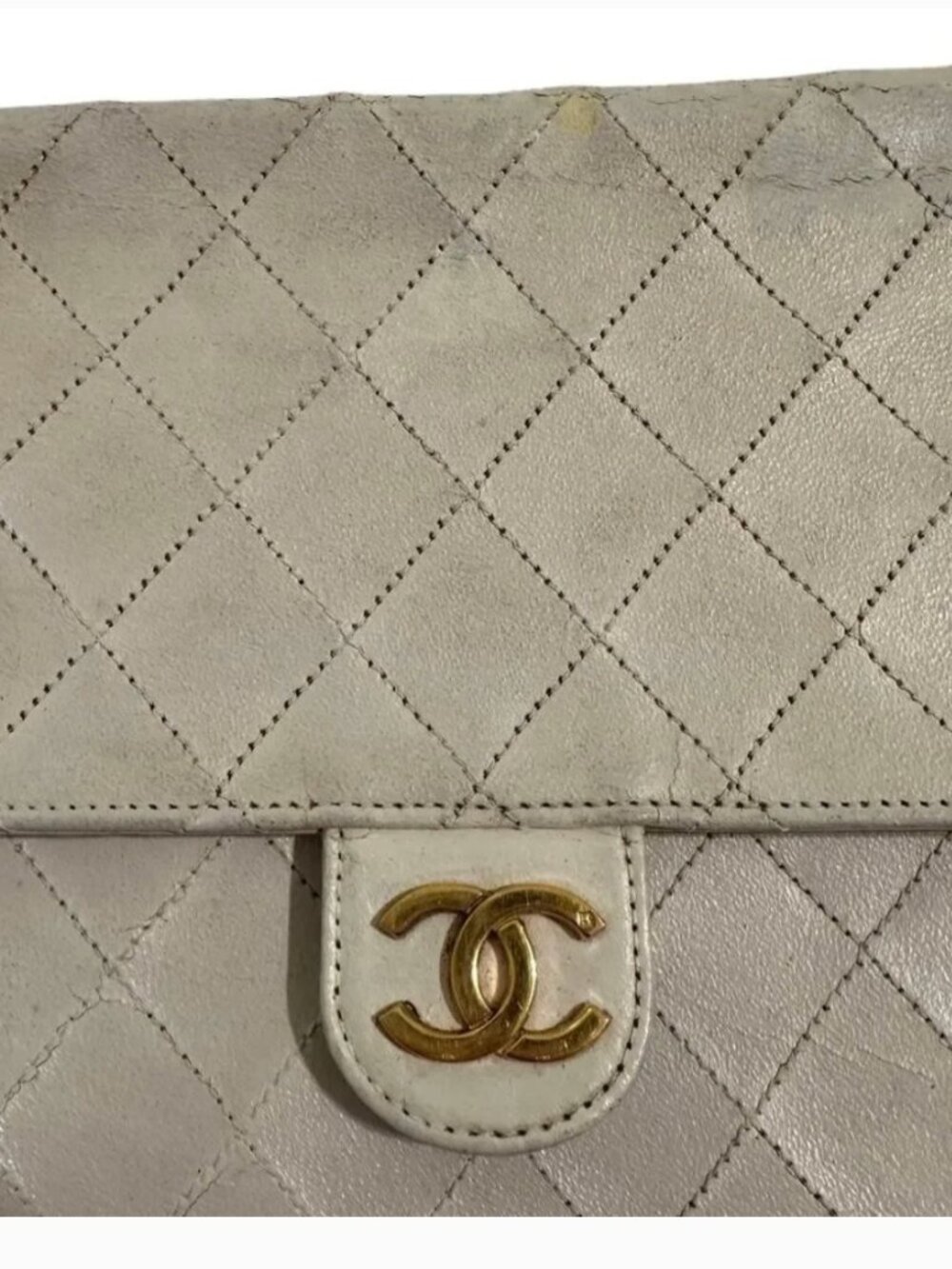 💯 Authentic Chanel Beige Quilted Shoulder Bag with Gold Chain w COA - Picture 5 of 16
